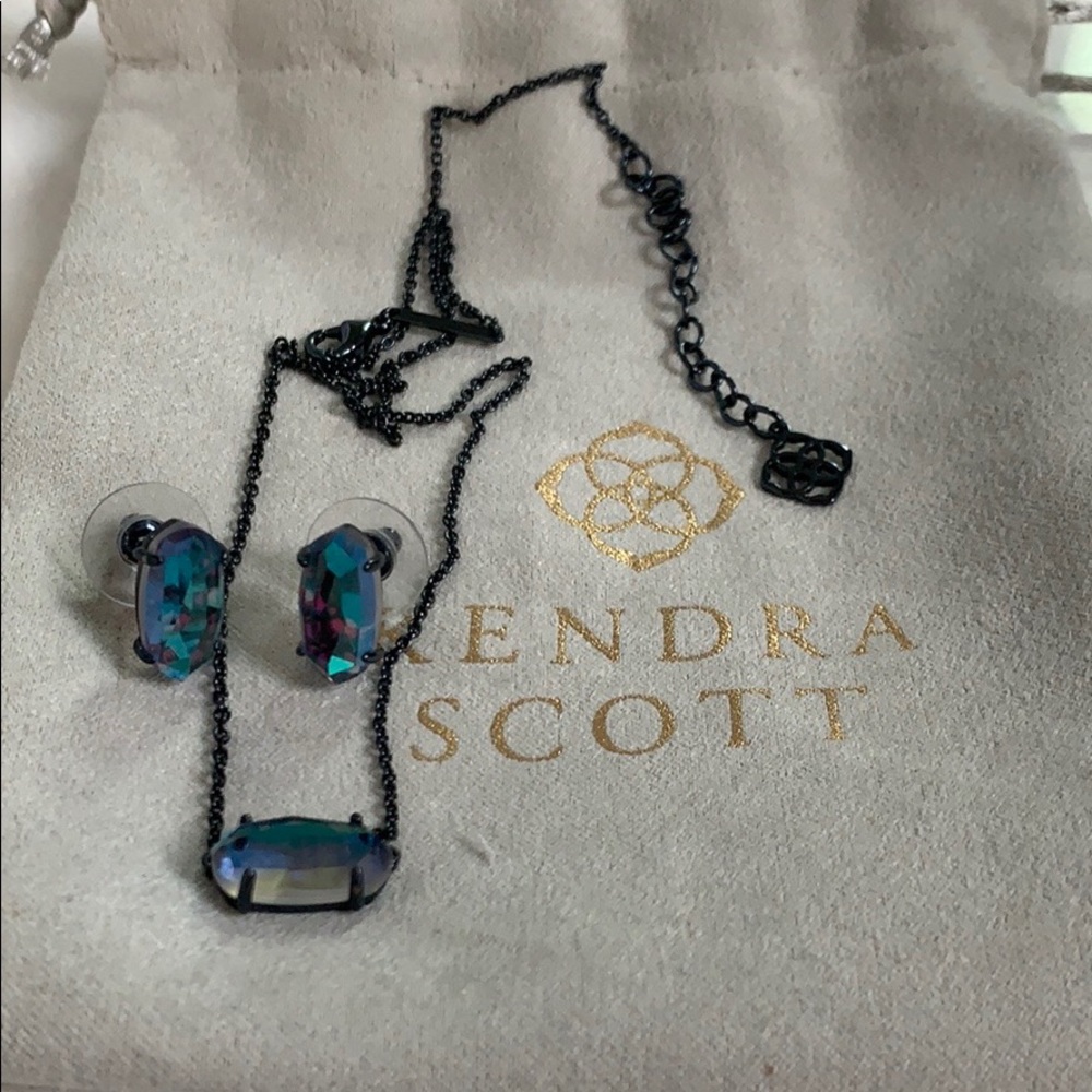 Kendra Scott necklace and Earring set